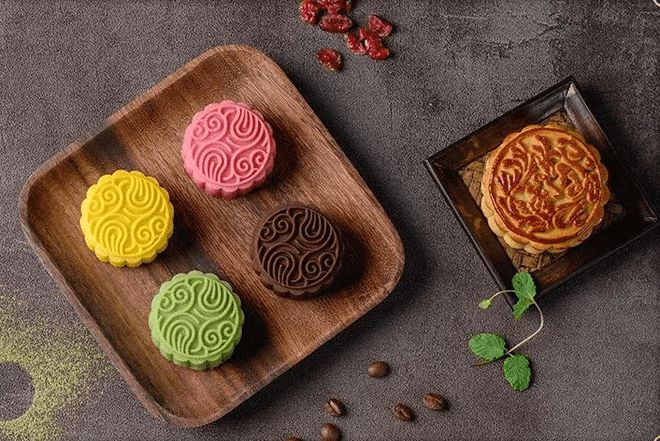 月餅全自動(dòng)刷蛋機(jī)，提高產(chǎn)品產(chǎn)量，提升產(chǎn)品檔次！